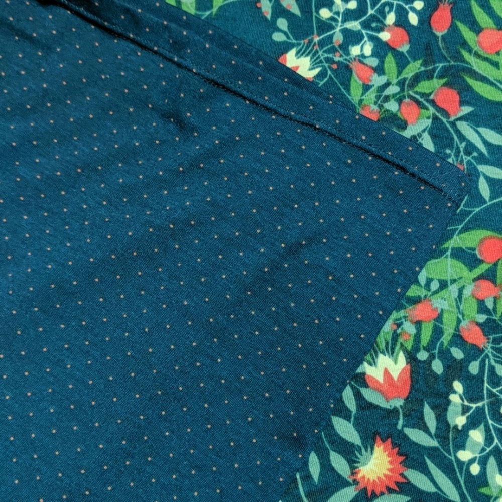 Lularoe Julia - Picture 3 of 5
